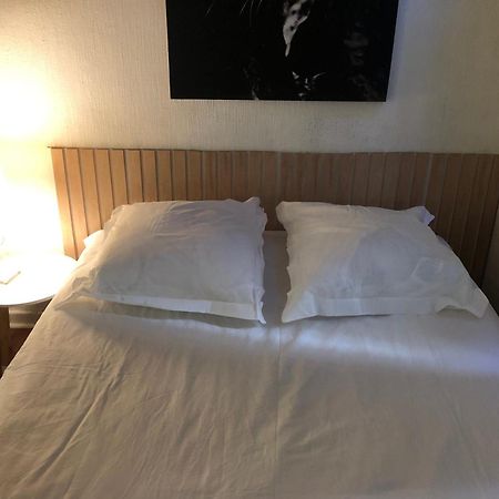 Victor Hugo Confort Et Sa Pizza Offerte Aurillac Ngoại thất bức ảnh